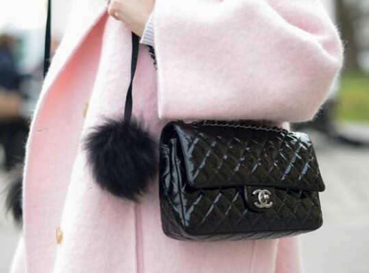 Bolso clásico de la firma Chanel