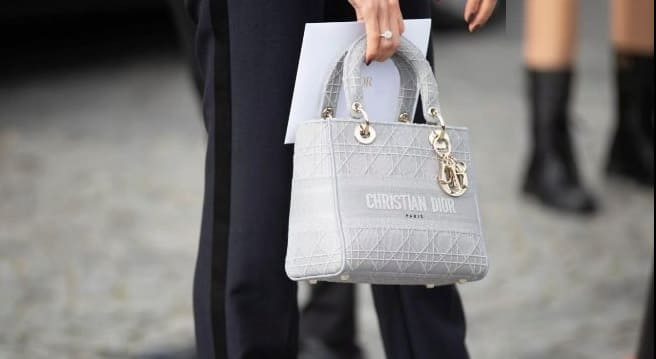 Compraventa de bolsos de lujo marca Dior antiguo o actual